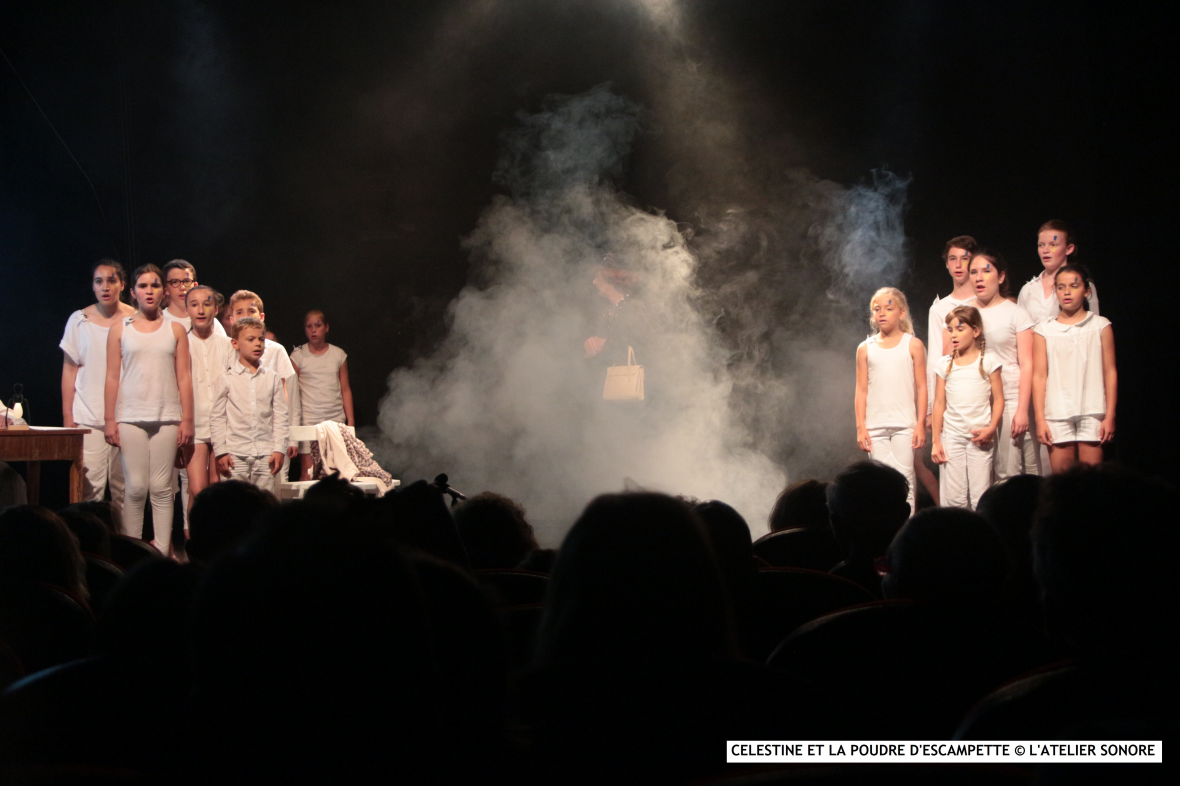 spectacle à l'auditorium de balma. Celestine et la poudre d'escampette, mise en scène, théâtre, chant  